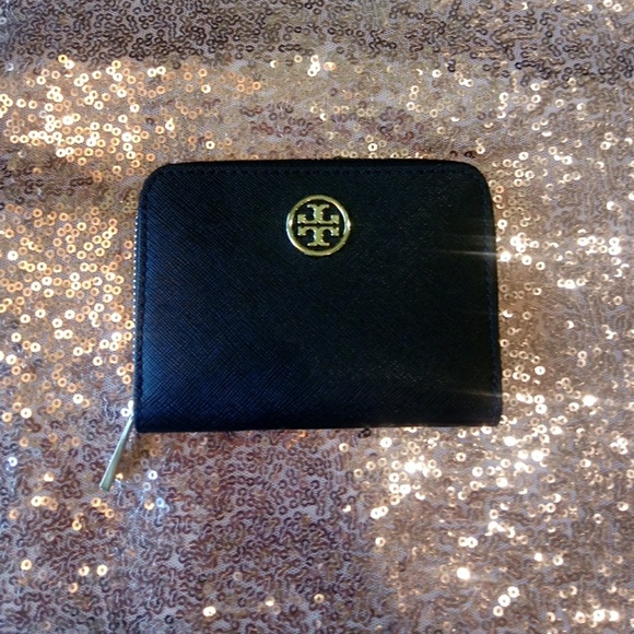 Tory Burch Handbags - Tory Burch coin wallet